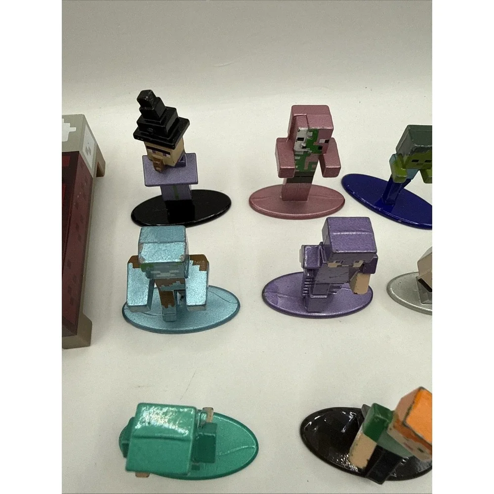 Lot Of 18‎ Minecraft Nano Metal Die Cast Figures Diecast. 5-Plastic Figures